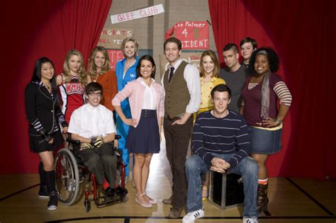  Glee! การผจญภัยในโรงเรียนมัธยมที่เต็มไปด้วยเสียงร้องและความรักที่แสนหวาน